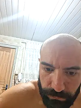Robsonitj90 online show from May 2026 10:57:01 PM