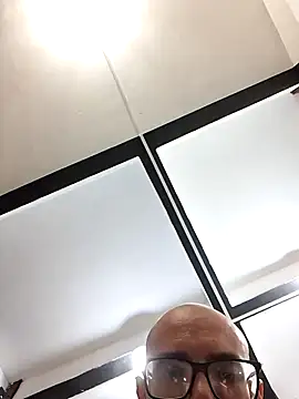 Robsonitj90 online show from February 2026 11:16:01 PM