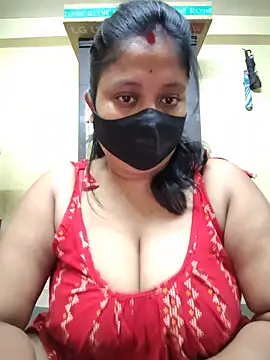 Curvy Trisha online show from June 2026 04:45:01 PM