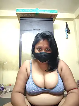 Curvy Trisha online show from May 2026 12:36:01 PM