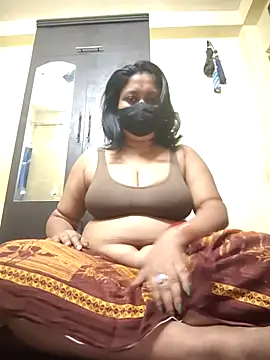 Curvy Trisha online show from February 2026 01:41:02 PM