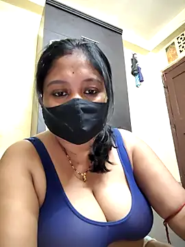 Curvy Trisha online show from April 2026 02:23:02 PM