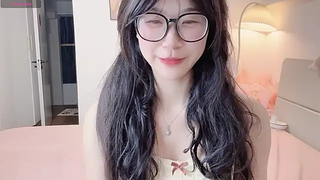 Snapshot of Luminous4173 chatting on May 2026 12:55:01 PM Luminous4173 online show from May 2026 12:55:01 PM