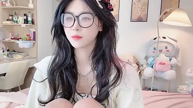 Luminous4173 online show from February 2026 07:17:02 AM