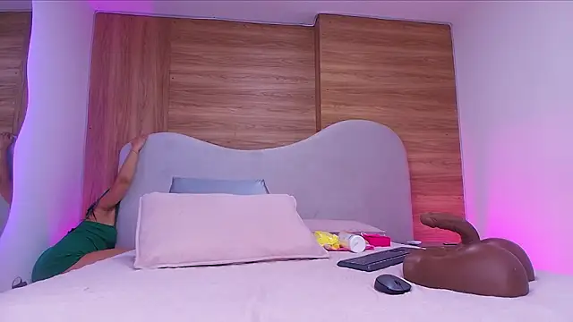 shaina adams online show from March 2026 11:57:01 AM