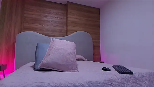 Snapshot of shaina_adams chatting on February 2026 11:53:01 AM shaina adams online show from February 2026 11:53:01 AM