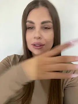 Snapshot of CutieLui_ chatting on February 2026 12:24:02 PM CutieLui online show from February 2026 12:24:02 PM