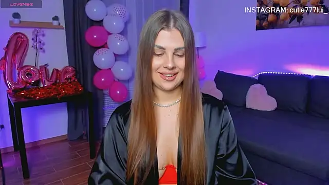 Snapshot of CutieLui_ chatting on February 2026 06:07:01 PM CutieLui online show from February 2026 06:07:01 PM