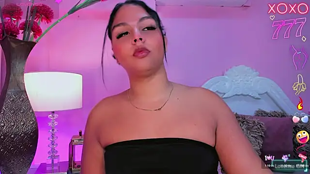 Maia Hotts online show from May 2026 07:50:01 PM
