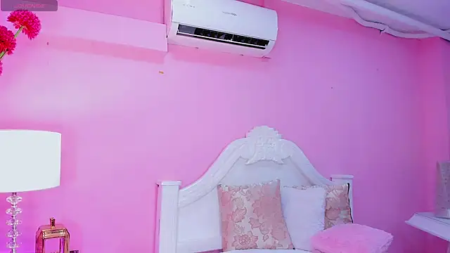 Maia Hotts online show from April 2026 02:51:02 AM