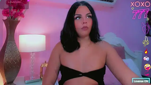 Maia Hotts online show from April 2026 08:26:02 PM