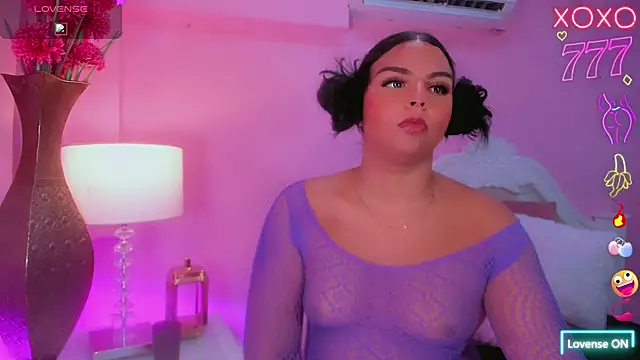 Maia Hotts online show from April 2026 08:21:01 PM