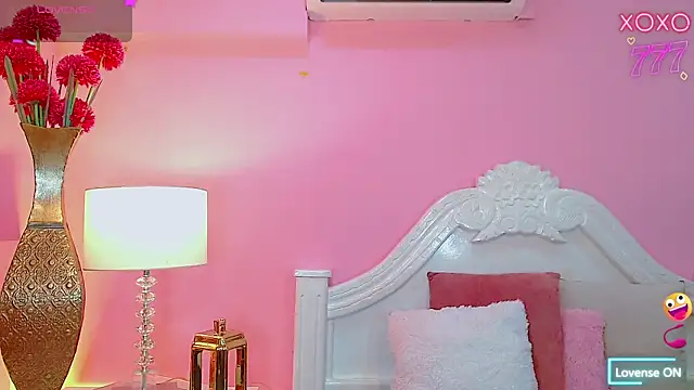 Maia Hotts online show from March 2026 08:00:02 PM