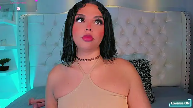 Snapshot of Maia_Hotts chatting on June 2026 08:04:01 PM Maia Hotts online show from June 2026 08:04:01 PM