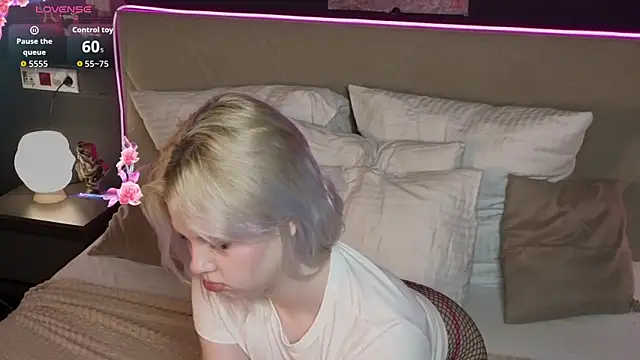 MollySoftGlow online show from March 2026 06:26:01 AM