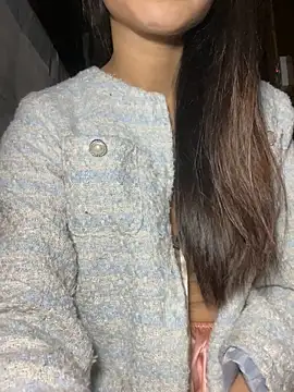 uyensexy online show from February 2026 06:43:02 PM