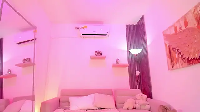 TAHIELA  online show from February 2026 10:37:01 AM