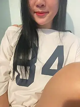 hotgirl-sexy online show from April 2026 12:50:01 AM