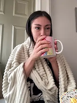 Bonny Eva online show from April 2026 04:41:01 PM