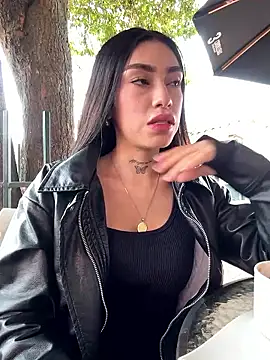 Bonny Eva online show from May 2026 04:00:02 PM