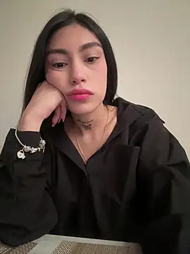Bonny Eva online show from June 2026 05:50:01 PM
