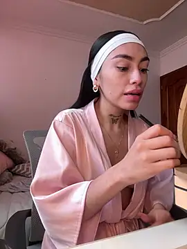 Bonny Eva online show from May 2026 07:11:01 PM