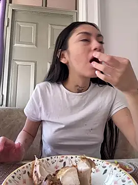 Bonny Eva online show from April 2026 07:50:01 PM