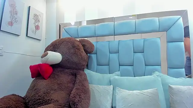 crystalstonee online show from February 2026 07:58:02 PM