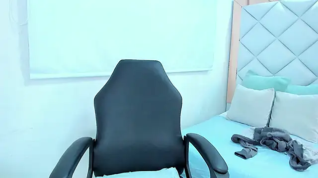 crystalstonee online show from March 2026 07:40:01 PM