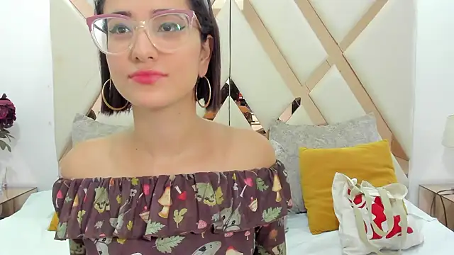 crystalstonee online show from March 2026 09:20:01 PM