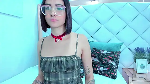 crystalstonee online show from March 2026 10:02:02 PM