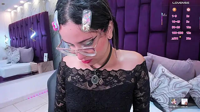 crystalstonee online show from February 2026 10:53:01 PM