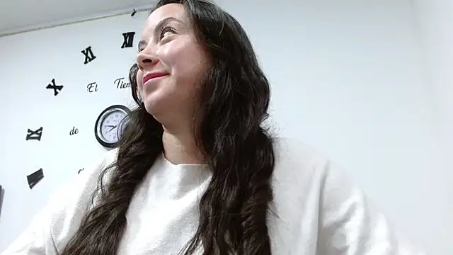 ElaMurray02 online show from February 2026 01:27:01 PM