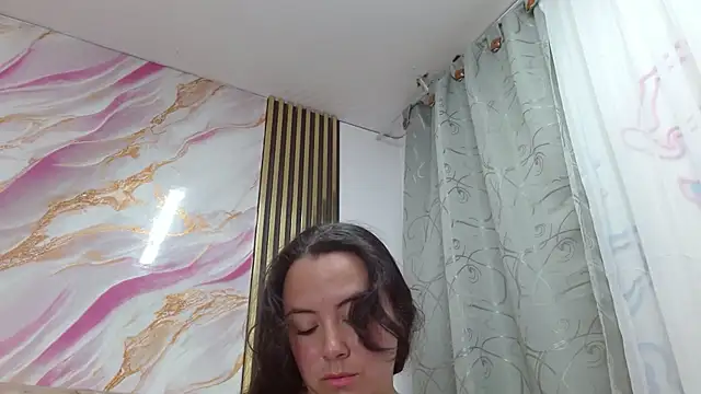 ElaMurray02 online show from April 2026 12:36:01 PM