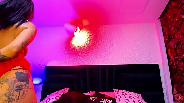 Dahliablack online show from April 2026 12:45:01 PM