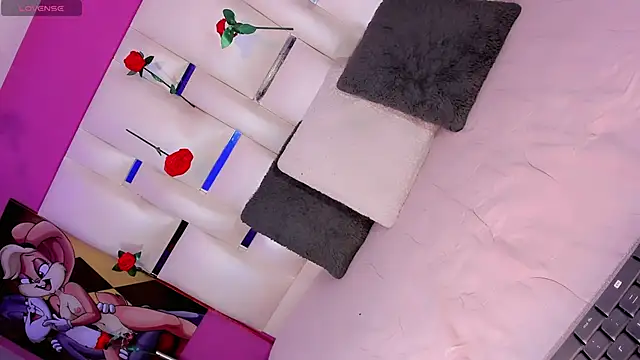 Snapshot of EmmaSweet23 chatting on February 2026 04:12:02 AM EmmaSweet23 online show from February 2026 04:12:02 AM