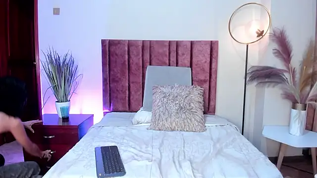 Snapshot of AylaStone chatting on February 2026 06:16:01 PM AylaStone online show from February 2026 06:16:01 PM