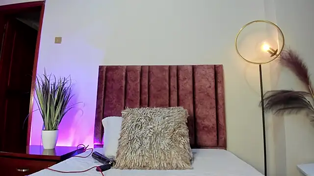 Snapshot of AylaStone chatting on February 2026 06:41:01 PM AylaStone online show from February 2026 06:41:01 PM