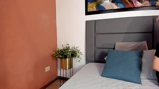 AnnaBroooks online show from April 2026 12:39:01 AM