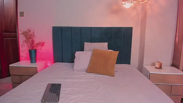 AnnaBroooks online show from March 2026 10:05:01 PM