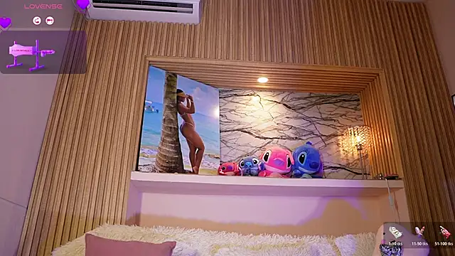 Adriana crof online show from April 2026 04:05:02 AM