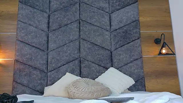 AnnieRouse   online show from March 2026 11:41:01 AM