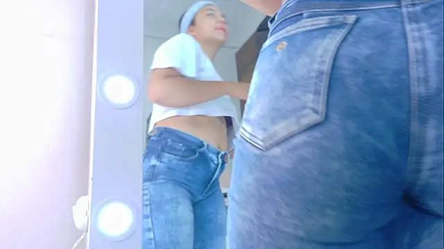 AnnieRouse   online show from April 2026 11:38:01 AM