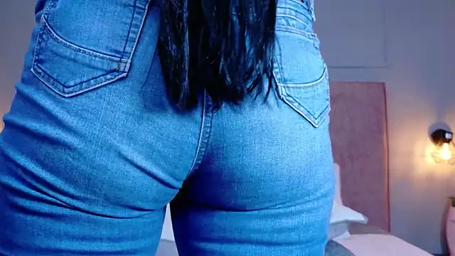 Busty Zay online show from April 2026 09:39:33 PM