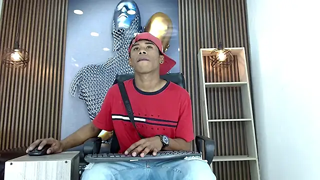 TonnyMarck online show from March 2026 01:55:02 PM