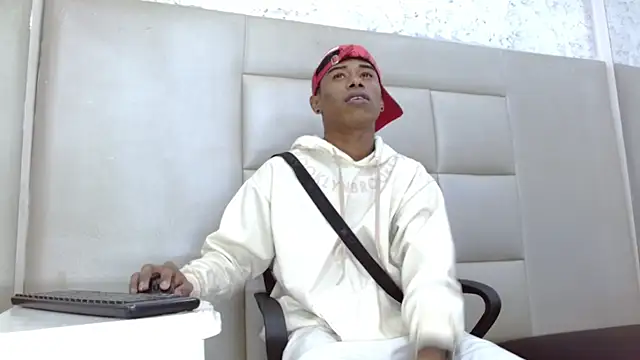 TonnyMarck online show from February 2026 02:34:01 AM