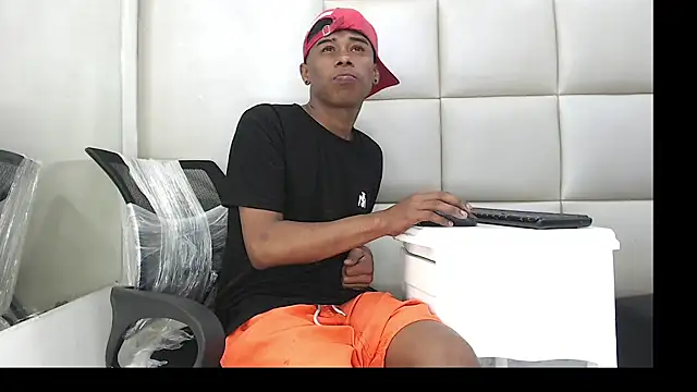 TonnyMarck online show from February 2026 03:17:01 AM