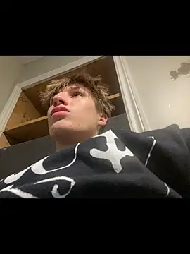 yourwhiteboy1 online show from March 2026 06:17:01 AM