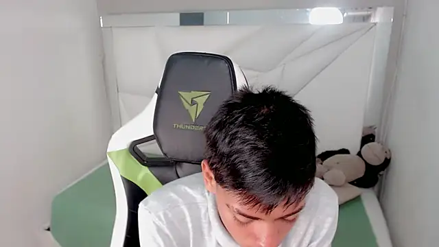 Liarr  online show from February 2026 07:57:01 PM