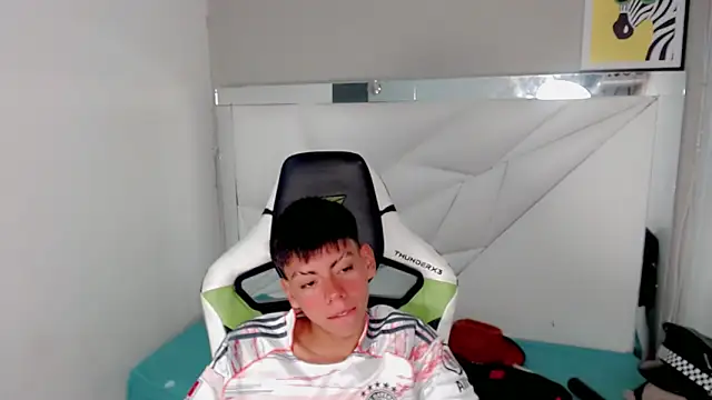 Liarr  online show from March 2026 08:05:01 PM